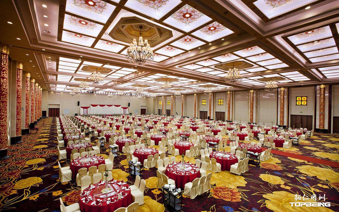 可容纳150桌的大宴会厅