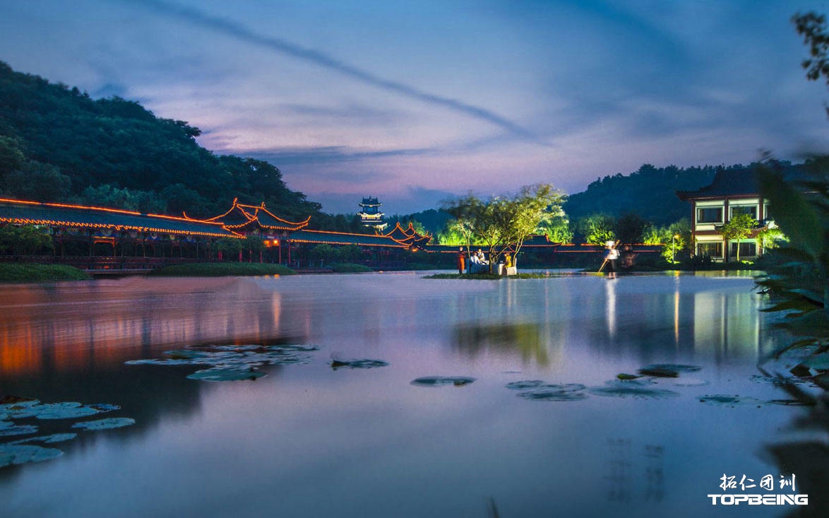 太虚湖长廊夜景