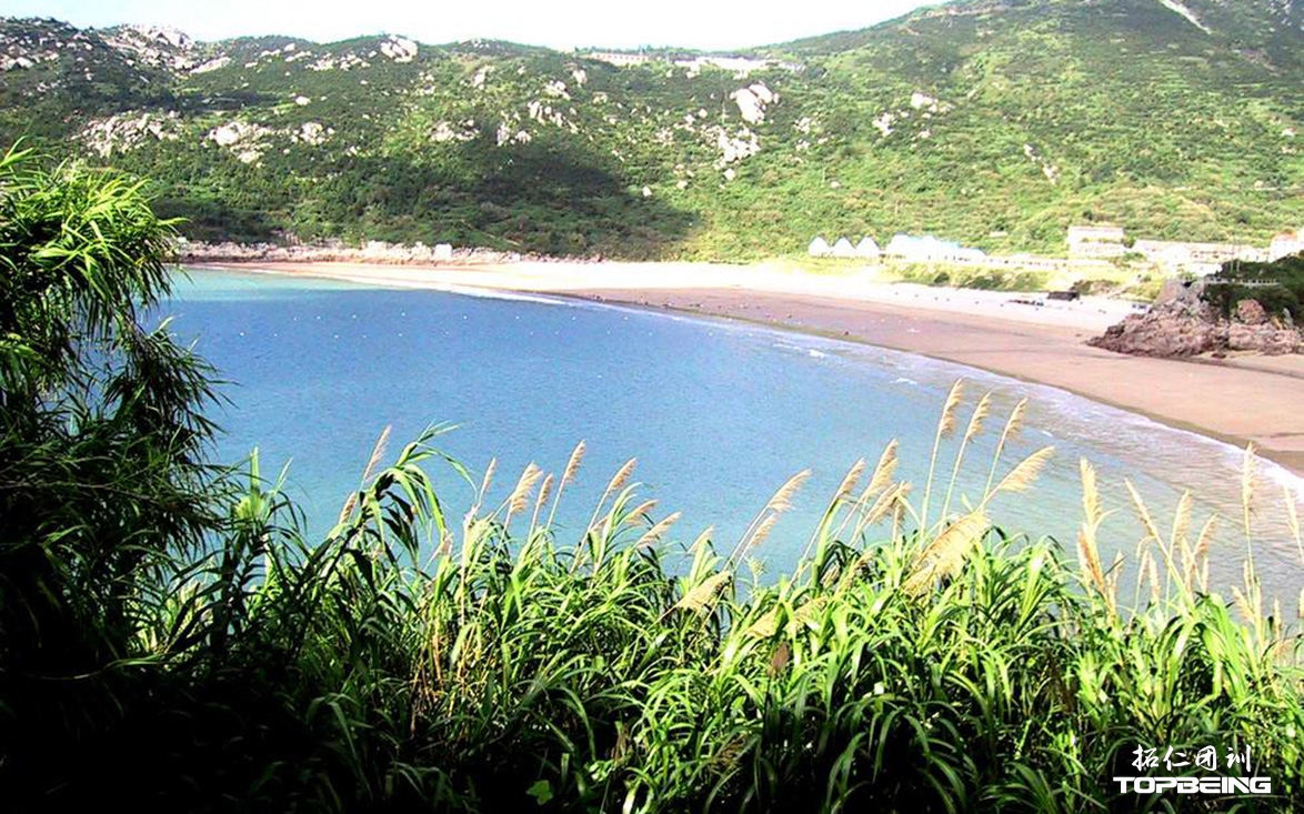 岛上山秀、滩美、草绿